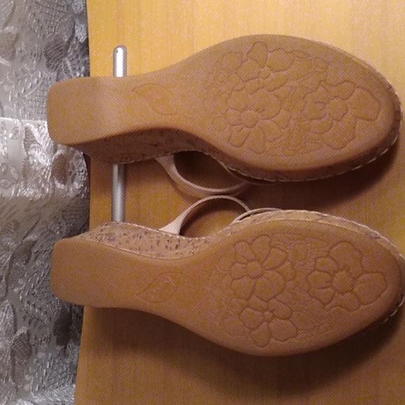 BORN b.o.c Concept Jamaica Slides White/Clay Cork Wedge Thong  Sandals size 8 M - Picture 13 of 16